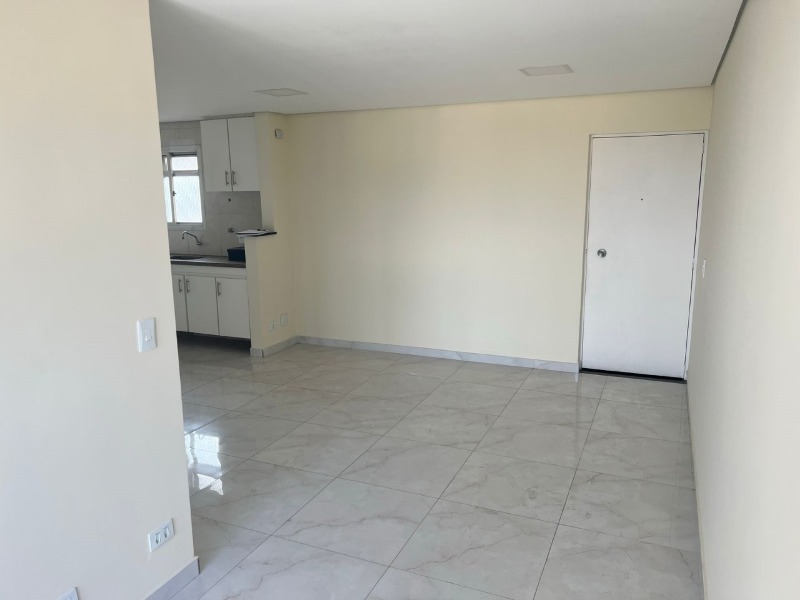 Apartamento à venda com 2 quartos, 57m² - Foto 3