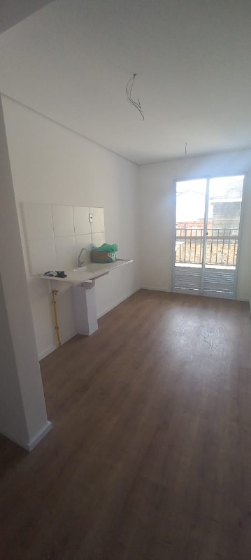 Apartamento à venda com 1 quarto, 32m² - Foto 2