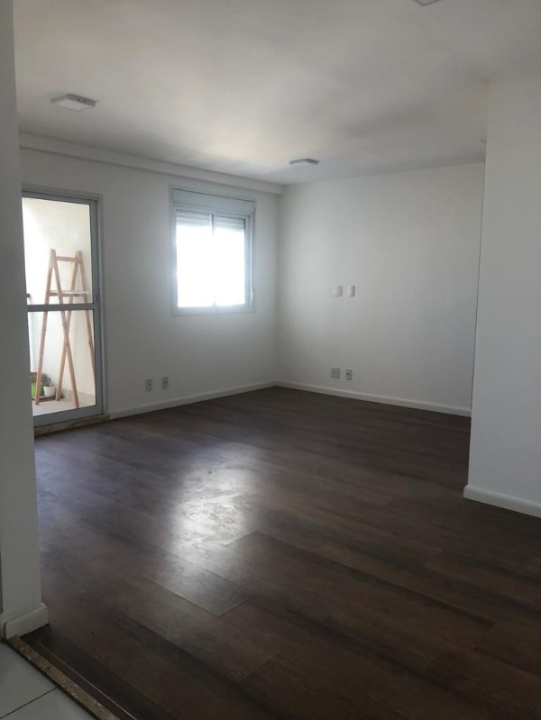 Apartamento à venda com 2 quartos, 68m² - Foto 1