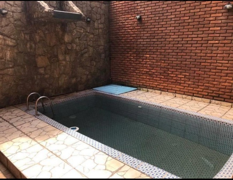 Casa à venda e aluguel com 4 quartos, 250m² - Foto 11