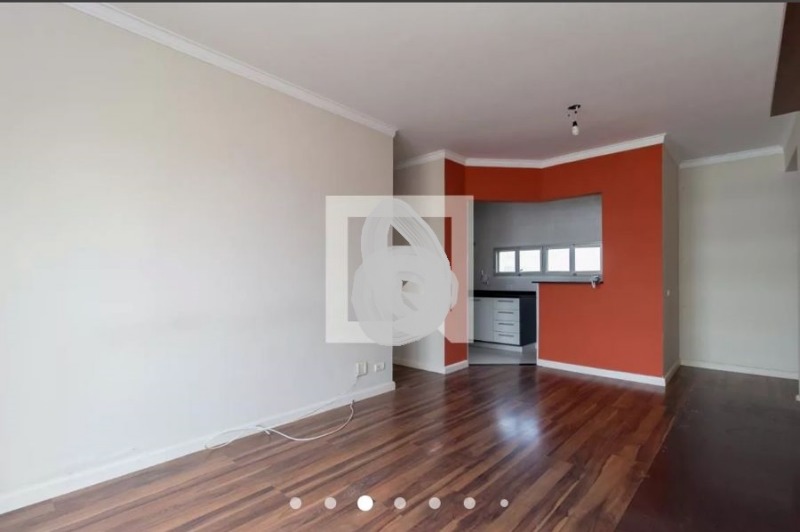 Apartamento à venda com 2 quartos, 70m² - Foto 3