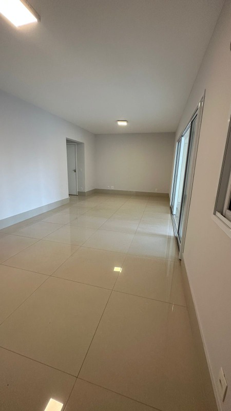 Apartamento à venda com 3 quartos, 145m² - Foto 3