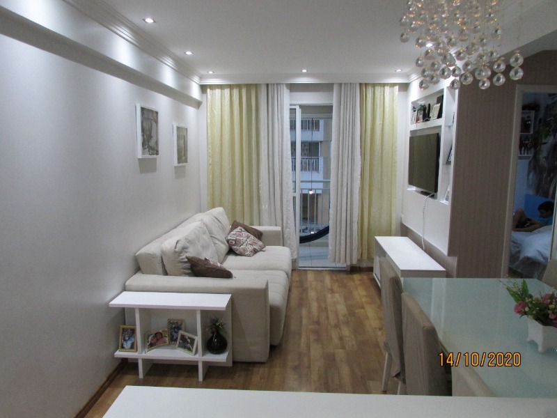 Apartamento à venda com 3 quartos, 68m² - Foto 2