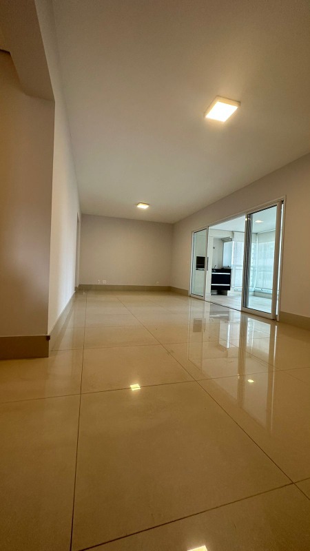 Apartamento à venda com 3 quartos, 145m² - Foto 1