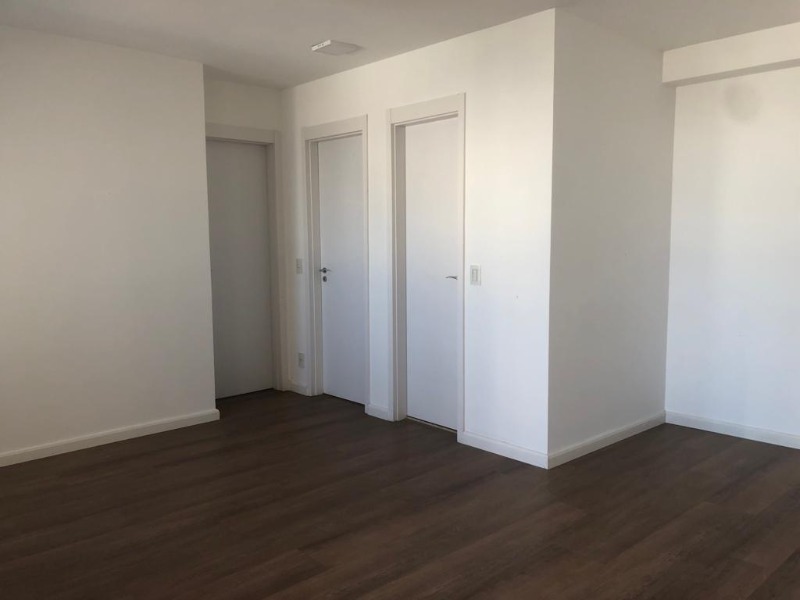 Apartamento à venda com 2 quartos, 68m² - Foto 2