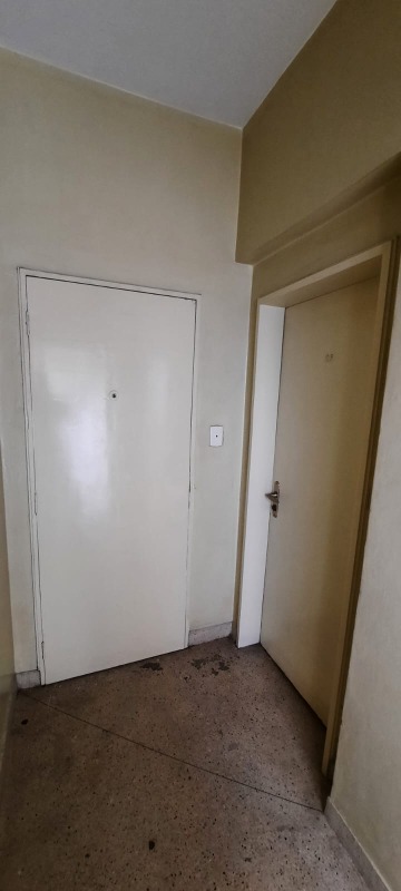 Apartamento à venda com 1 quarto, 45m² - Foto 27