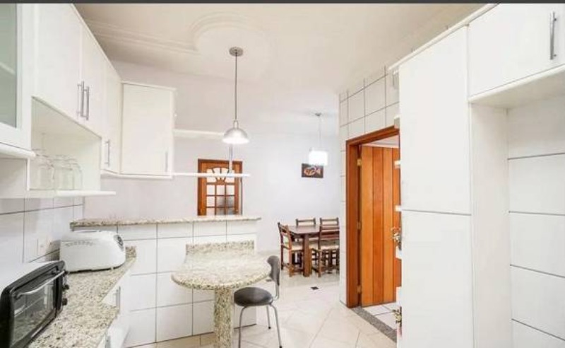 Casa à venda com 3 quartos, 300m² - Foto 5