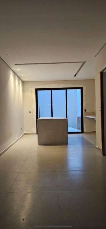 Casa à venda com 4 quartos, 150m² - Foto 13