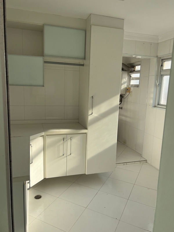 Apartamento à venda com 3 quartos, 130m² - Foto 5