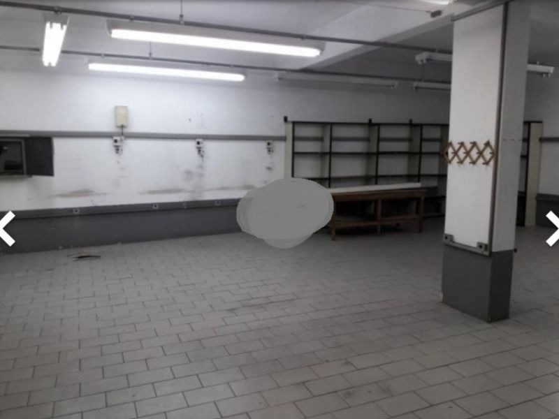 Prédio Inteiro para alugar com 8 quartos, 900m² - Foto 2