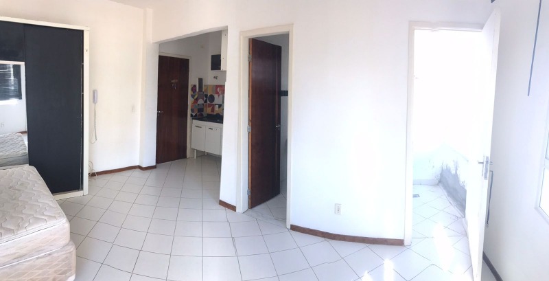 Apartamento à venda com 1 quarto, 27m² - Foto 1