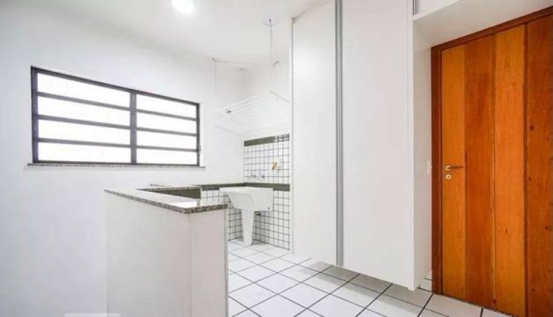 Casa à venda com 3 quartos, 300m² - Foto 27