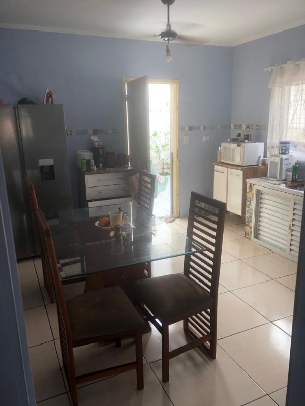 Casa à venda com 2 quartos, 180m² - Foto 4