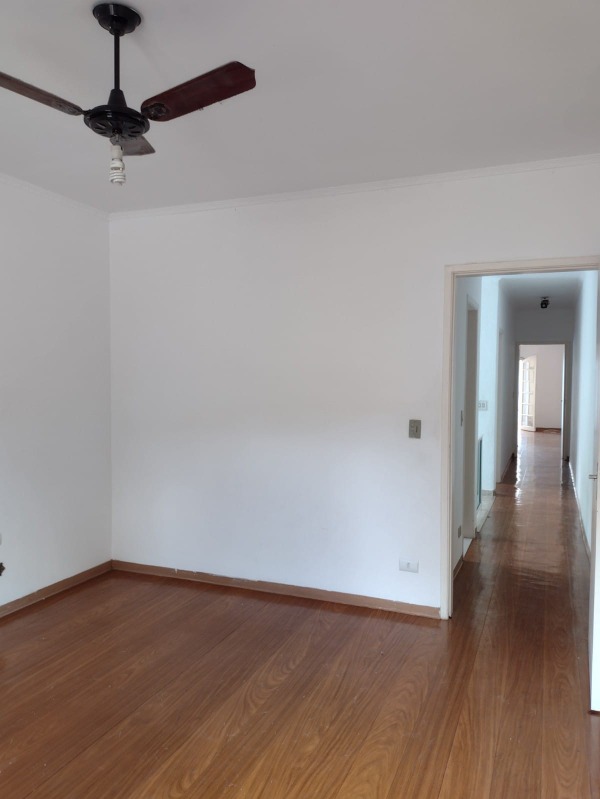 Casa à venda com 3 quartos, 180m² - Foto 8