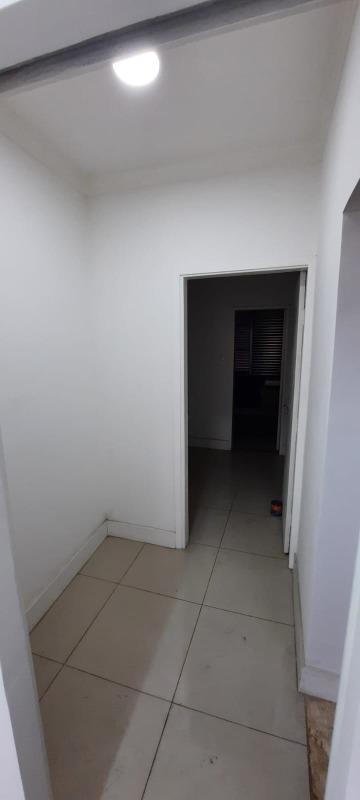 Apartamento à venda com 1 quarto, 45m² - Foto 11