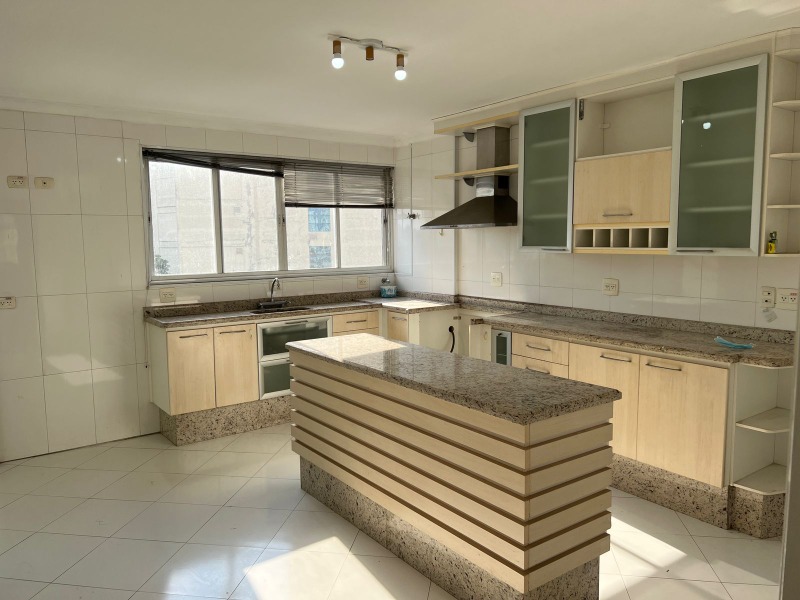 Apartamento à venda com 3 quartos, 130m² - Foto 3