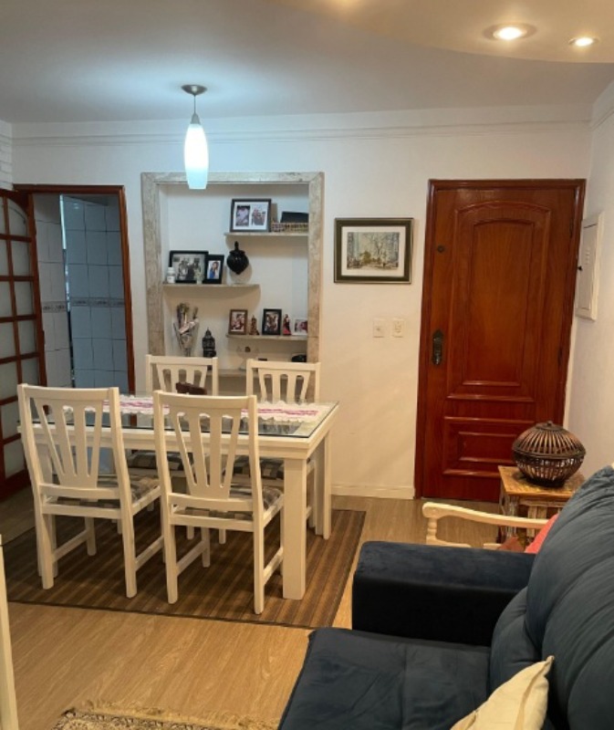 Apartamento à venda com 2 quartos, 76m² - Foto 2