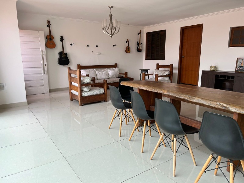 Casa à venda com 3 quartos, 272m² - Foto 2