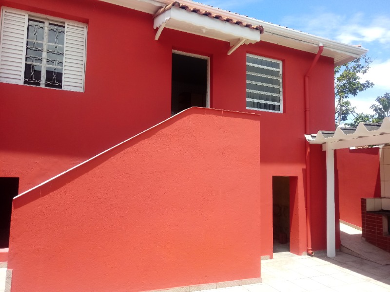 Casa à venda com 4 quartos, 250m² - Foto 1