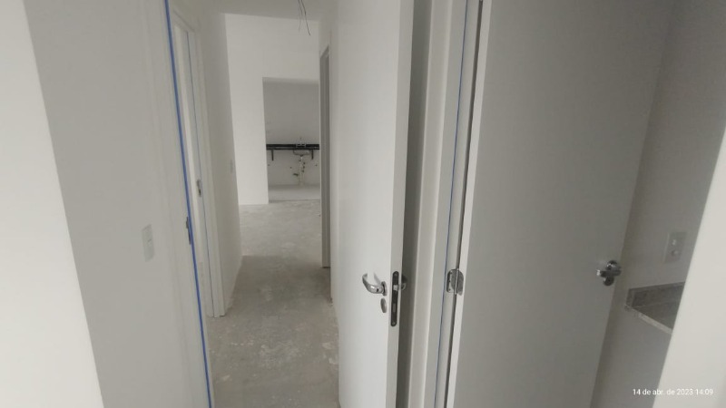 Apartamento à venda com 2 quartos, 64m² - Foto 9