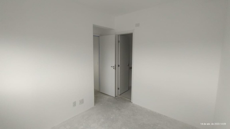 Apartamento à venda com 2 quartos, 64m² - Foto 3