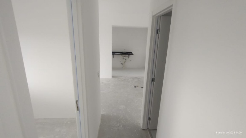 Apartamento à venda com 2 quartos, 64m² - Foto 17