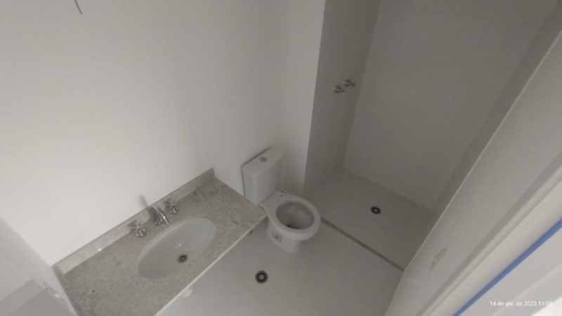 Apartamento à venda com 2 quartos, 64m² - Foto 12