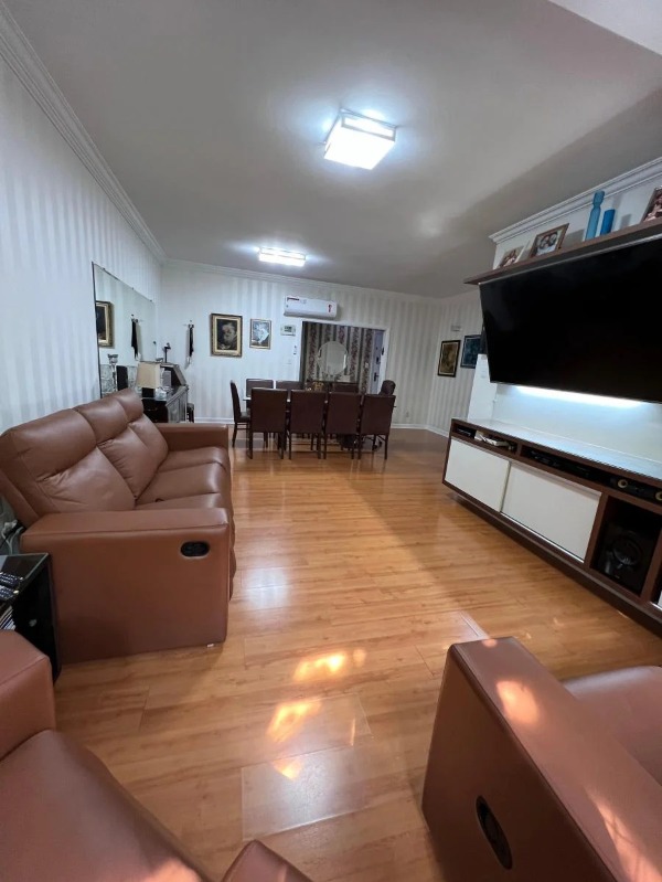 Apartamento à venda com 3 quartos, 145m² - Foto 3