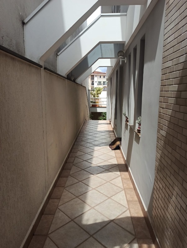 Casa à venda com 3 quartos, 200m² - Foto 17