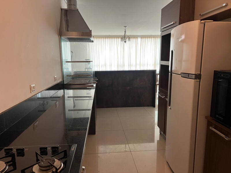 Casa à venda com 3 quartos, 272m² - Foto 17