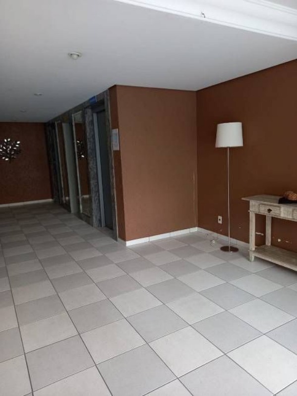 Apartamento à venda com 2 quartos, 62m² - Foto 2