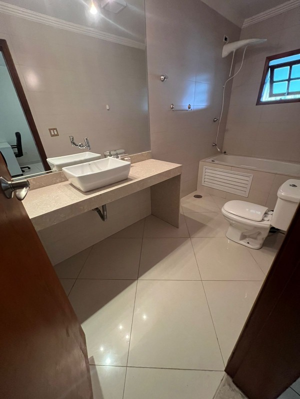 Casa à venda com 3 quartos, 272m² - Foto 15