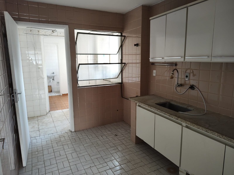 Apartamento à venda com 2 quartos, 80m² - Foto 3