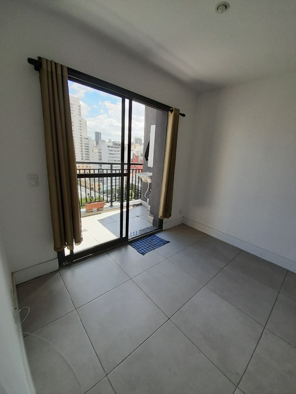 Apartamento à venda com 1 quarto, 37m² - Foto 2