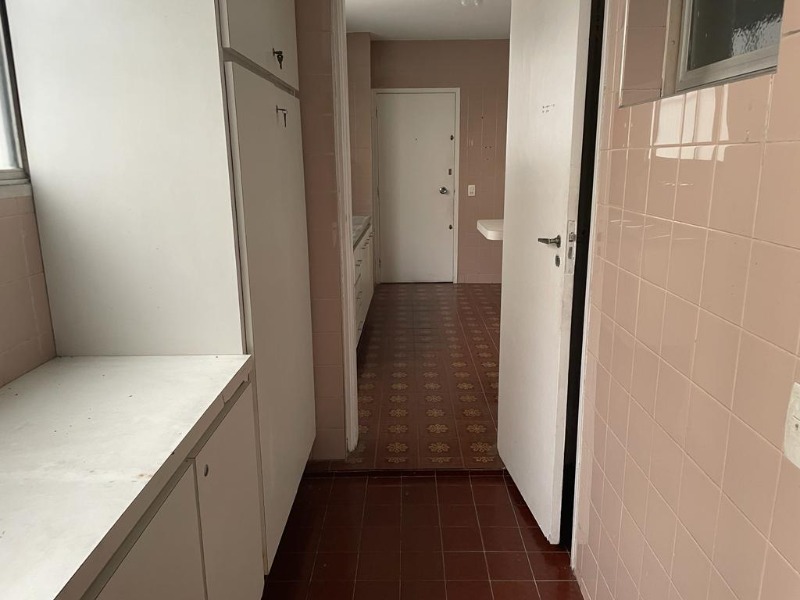 Apartamento à venda com 3 quartos, 135m² - Foto 6