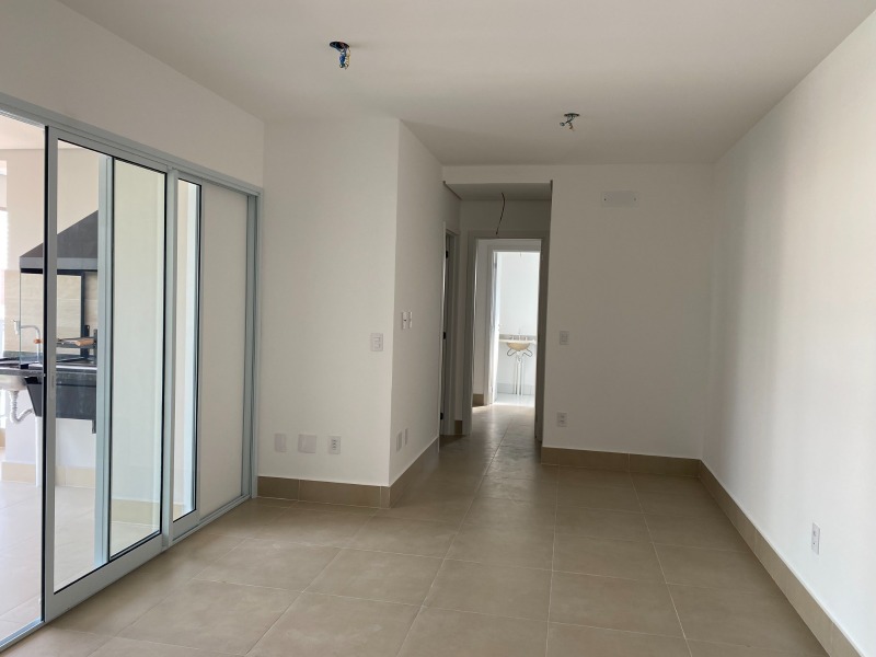 Apartamento à venda com 2 quartos, 67m² - Foto 1