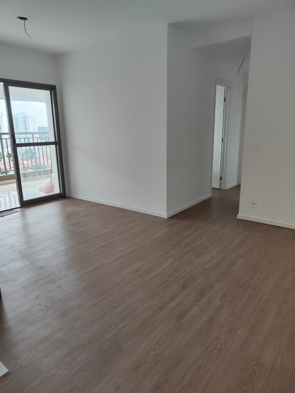 Apartamento à venda com 2 quartos, 72m² - Foto 2