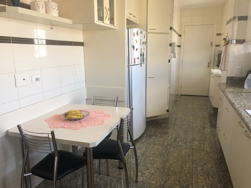 Apartamento à venda com 3 quartos, 135m² - Foto 28