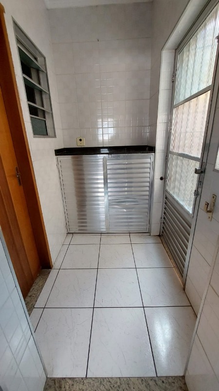 Casa à venda com 3 quartos, 190m² - Foto 8