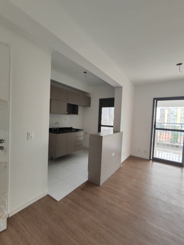 Apartamento à venda com 2 quartos, 72m² - Foto 3