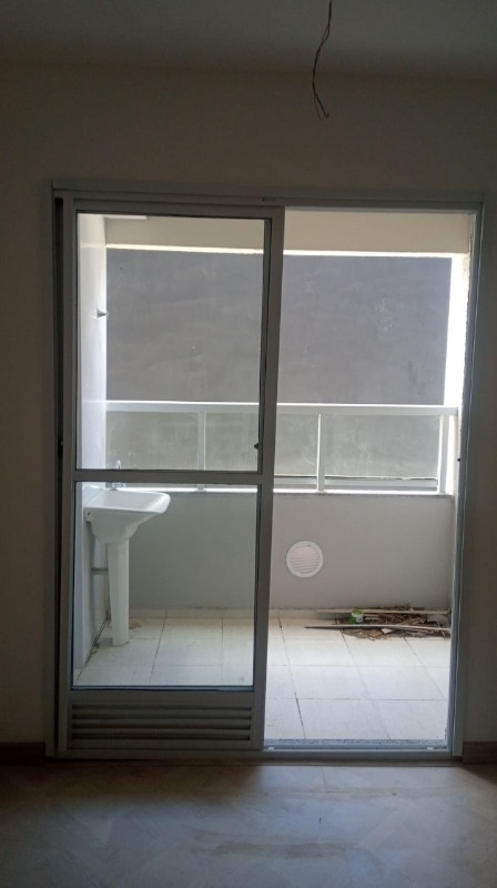 Apartamento à venda com 2 quartos, 42m² - Foto 2