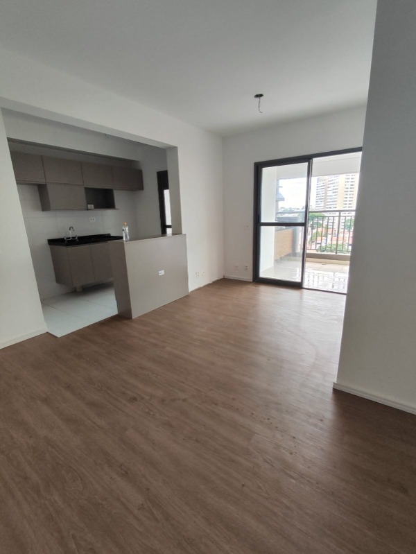 Apartamento à venda com 2 quartos, 72m² - Foto 1