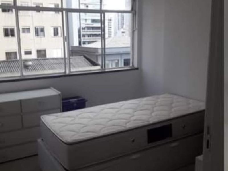 Apartamento à venda com 1 quarto, 50m² - Foto 2