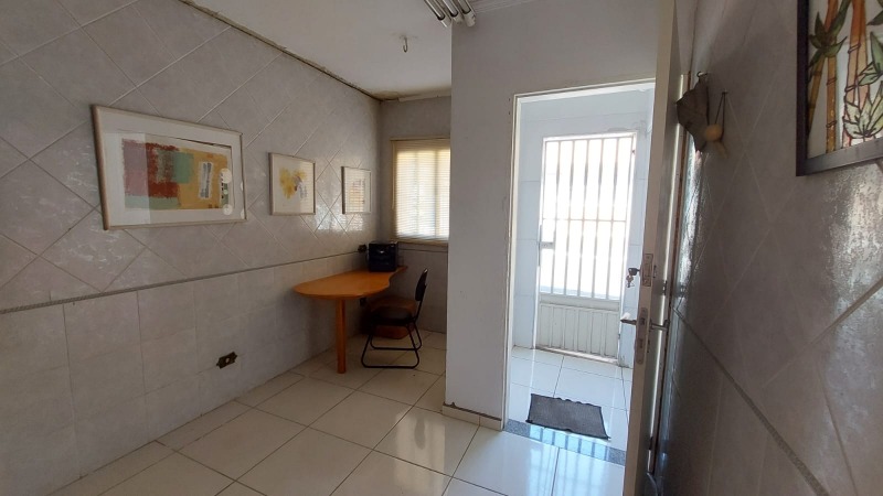 Casa à venda com 3 quartos, 190m² - Foto 18