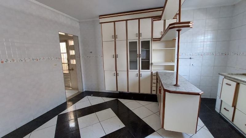 Casa à venda com 3 quartos, 190m² - Foto 4