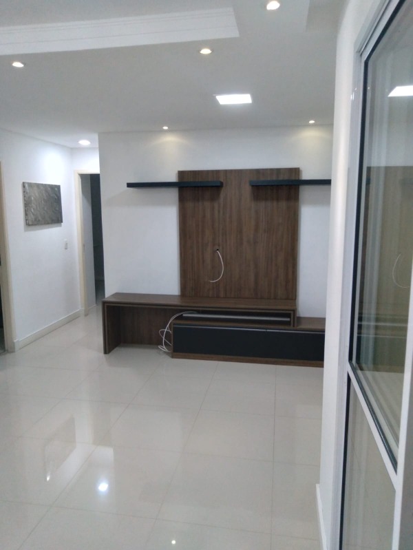 Apartamento à venda com 2 quartos, 64m² - Foto 3