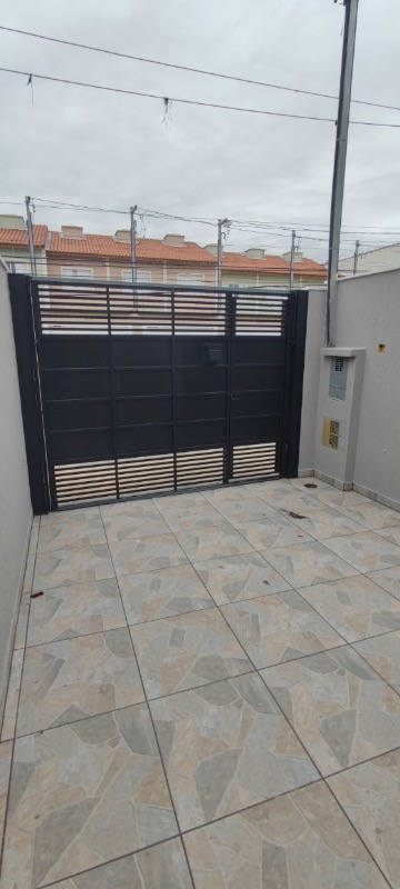 Casa à venda com 2 quartos, 64m² - Foto 3