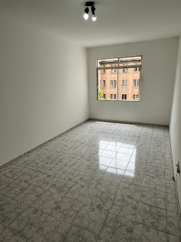 Apartamento à venda com 1 quarto, 42m² - Foto 3