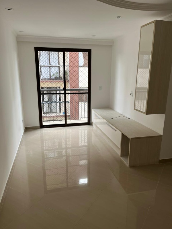 Apartamento à venda com 3 quartos, 70m² - Foto 1