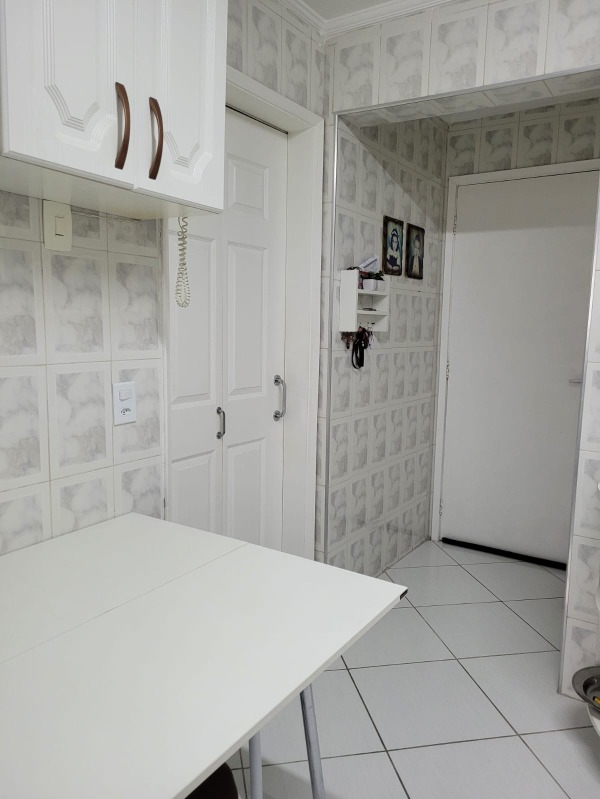 Apartamento à venda com 3 quartos, 83m² - Foto 13